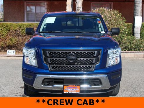 Used 2022 Nissan Titan SV image 3