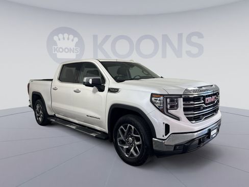 Used 2023 GMC Sierra 1500 SLT w/ SLT Premium Package AWD/4WD image 10