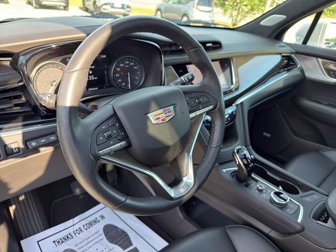 Used 2020 Cadillac XT6 Premium Luxury w/ Platinum Package AWD/4WD image 35