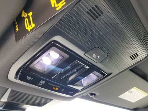 New 2026 Volkswagen Tiguan SE R-Line image 21