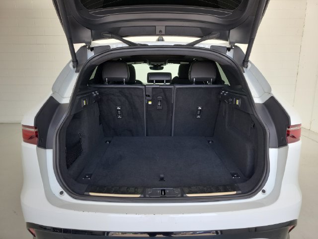Used 2025 Jaguar F-PACE R-Dynamic S AWD/4WD image 8