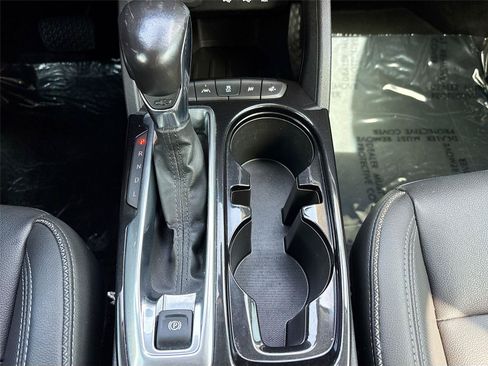 Used 2021 Chevrolet TrailBlazer LT w/ Premium Seating Package FWD image 16