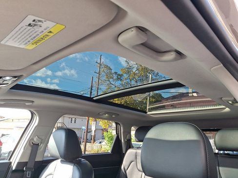 Used 2021 Kia Sorento S w/ Panoramic Sunroof Package image 13