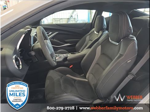 Used 2022 Chevrolet Camaro LT w/ Technology Package RWD image 10