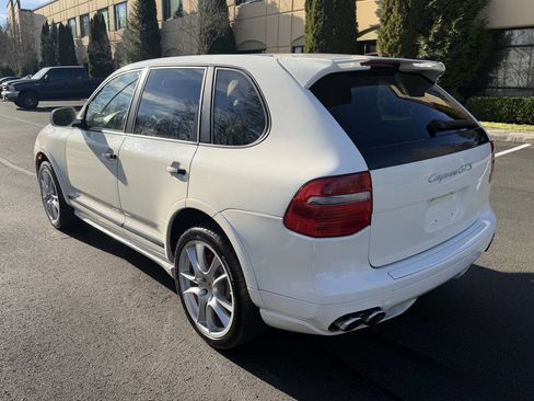 Used 2008 Porsche Cayenne GTS image 9