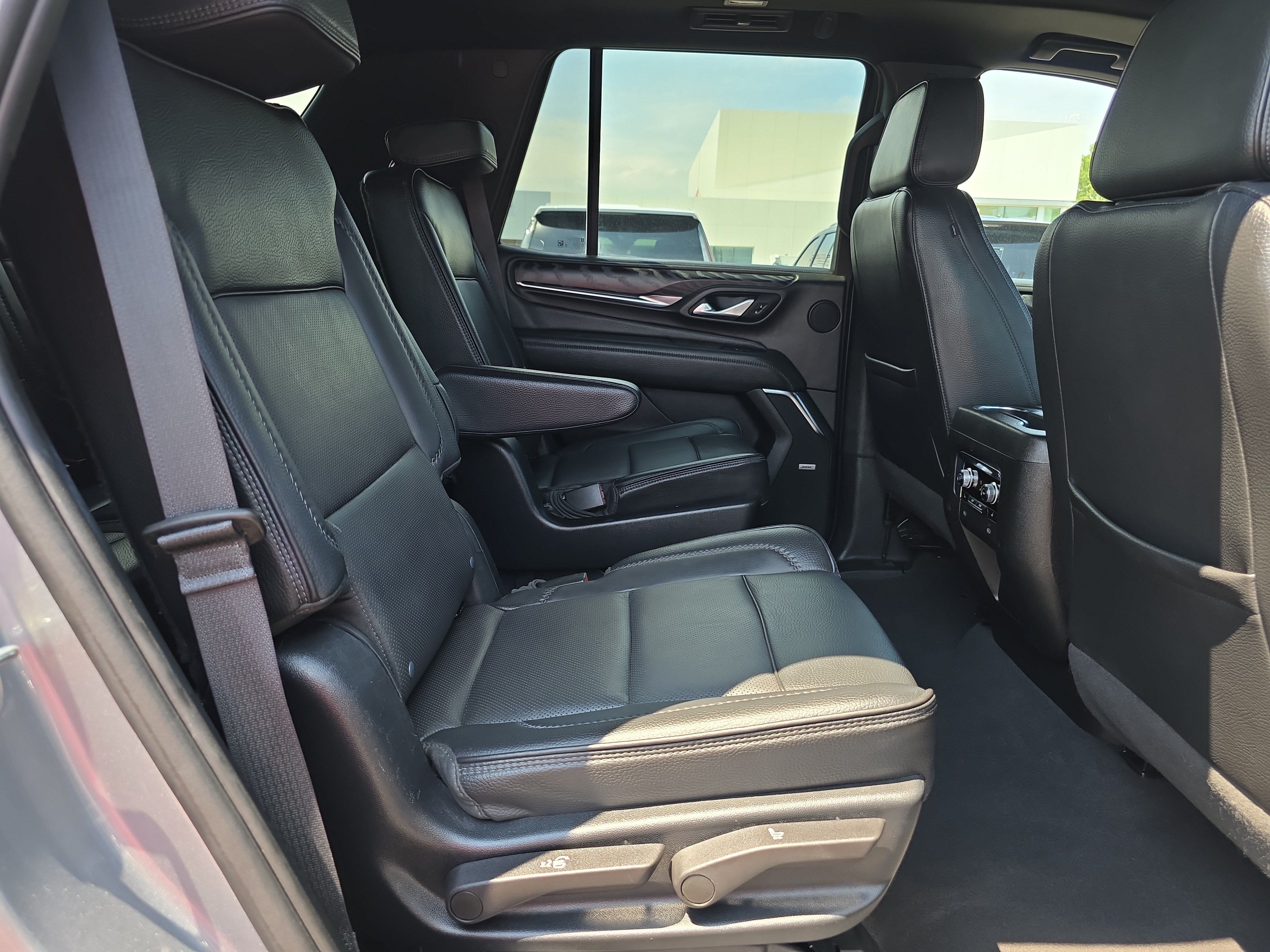 Used 2023 GMC Yukon Denali AWD/4WD image 16