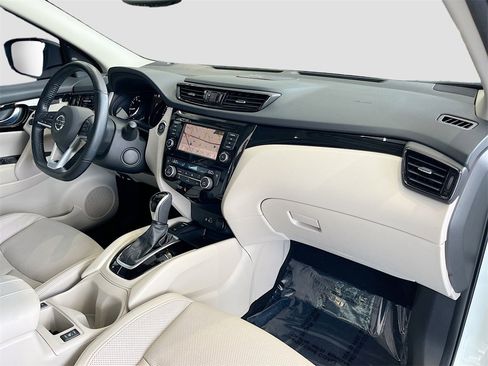 Used 2021 Nissan Rogue Sport SL w/ Premium Package image 30