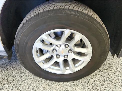 Used 2025 Chevrolet Tahoe LT AWD/4WD image 13