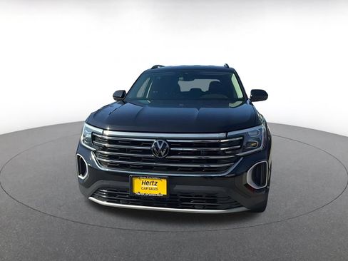Used 2024 Volkswagen Atlas SE AWD/4WD image 4