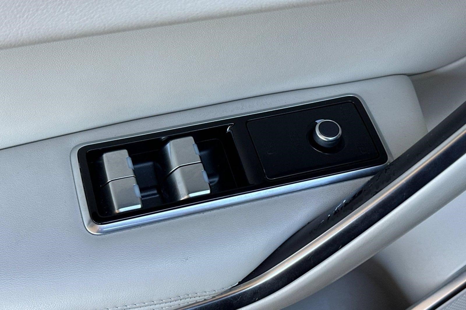 Used 2022 Jaguar F-PACE S AWD/4WD image 12