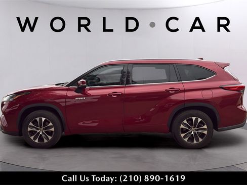 Used 2020 Toyota Highlander XLE image 9