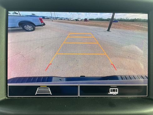 Used 2024 Chevrolet Silverado 2500 Custom w/ Custom Value Package image 18