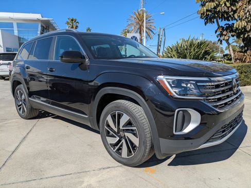 New 2026 Volkswagen Atlas SEL image 2