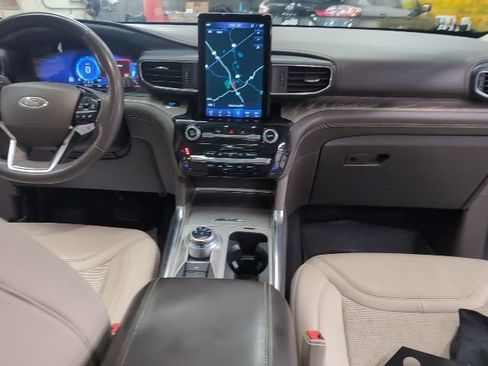 Used 2022 Ford Explorer Platinum w/ Equipment Group 601A image 35