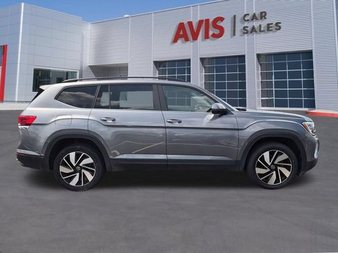 Used 2025 Volkswagen Atlas SE FWD image 5