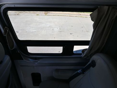 Used 2014 Mercedes-Benz Sprinter 3500 image 57