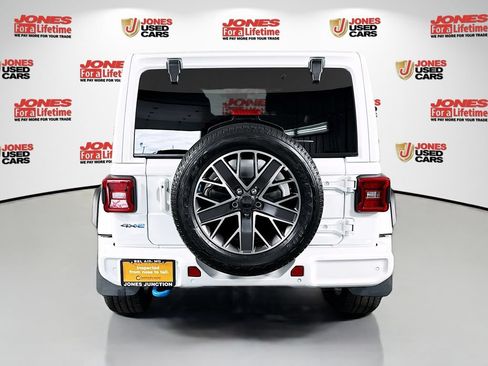 Used 2023 Jeep Wrangler Unlimited Sahara AWD/4WD image 14