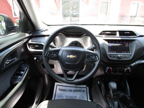 Used 2021 Chevrolet TrailBlazer LS FWD image 10