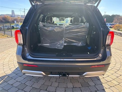 New 2026 Ford Explorer Platinum w/ LUX Leather Package image 11