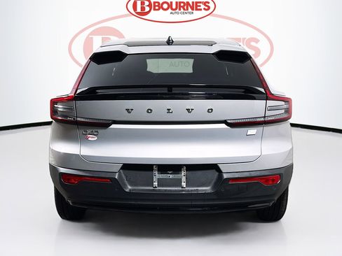 Used 2023 Volvo C40 P8 Recharge Plus w/ Climate Package image 9