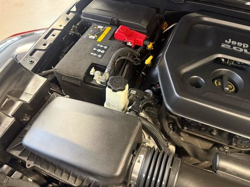 Used 2022 Jeep Wrangler Unlimited Sahara w/ Cold Weather Group image 29