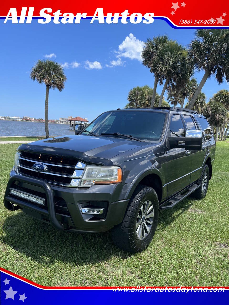 Used 2017 Ford Expedition XLT AWD/4WD image 1