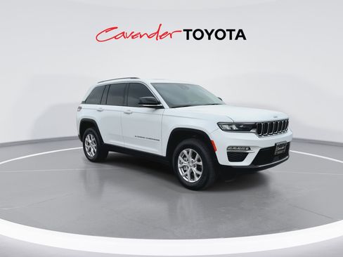 Used 2022 Jeep Grand Cherokee Limited image 2