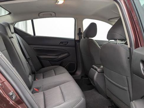 Used 2024 Nissan Altima 2.5 SV image 18