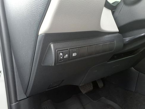 Used 2025 Toyota Corolla LE FWD image 7