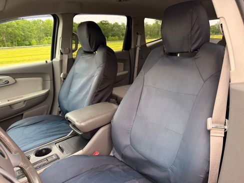 Used 2011 Chevrolet Traverse LT w/ LPO, 'HIT The Road' Package AWD/4WD image 22
