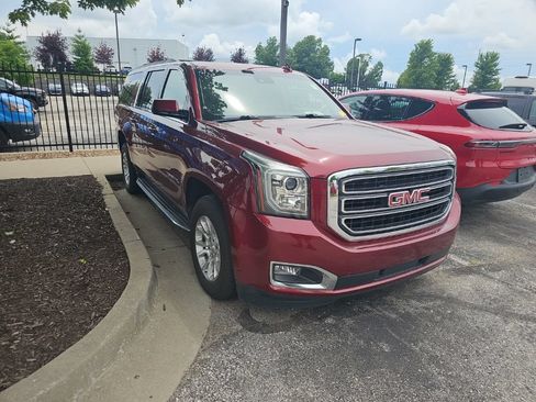 Used 2019 GMC Yukon XL SLT w/ Open Road Package AWD/4WD image 3