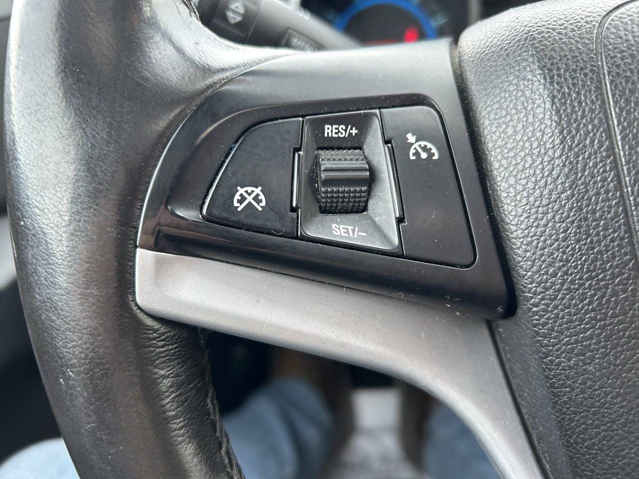 Used 2015 Chevrolet Cruze LT FWD image 19
