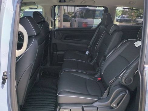 New 2026 Honda Odyssey Touring image 12