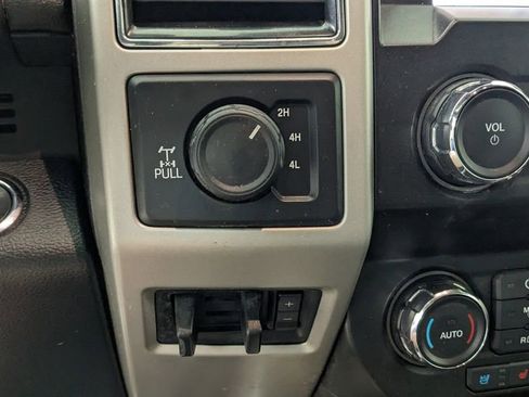 Used 2019 Ford F250 Lariat w/ Lariat Ultimate Package AWD/4WD image 31