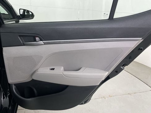 Used 2018 Hyundai Elantra SE image 20