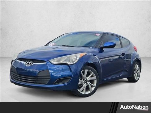 Used 2016 Hyundai Veloster image 1