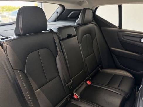 Used 2025 Volvo XC40 B5 Core AWD/4WD image 16