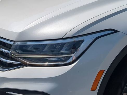 Certified 2023 Volkswagen Tiguan SE image 7