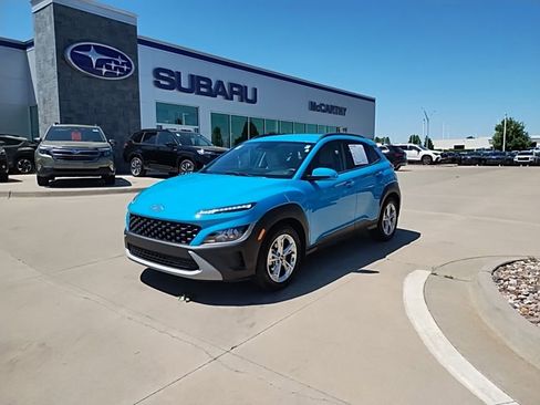 Used 2023 Hyundai Kona SEL FWD image 2