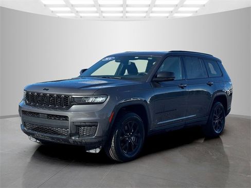 Certified 2024 Jeep Grand Cherokee L Laredo image 3