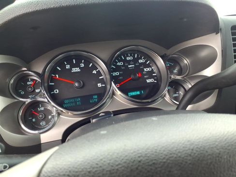 Used 2013 Chevrolet Silverado 2500 LT w/ Suspension Package, Off-Road image 10