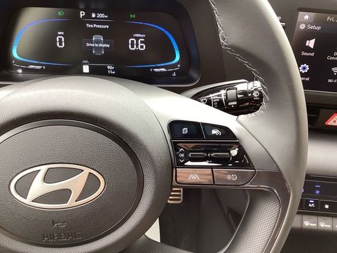 New 2025 Hyundai Elantra Sport FWD image 39