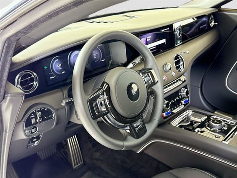 Used 2025 Rolls-Royce Spectre AWD/4WD image 15