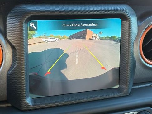 Used 2023 Jeep Gladiator Mojave w/ Cold Weather Group image 18