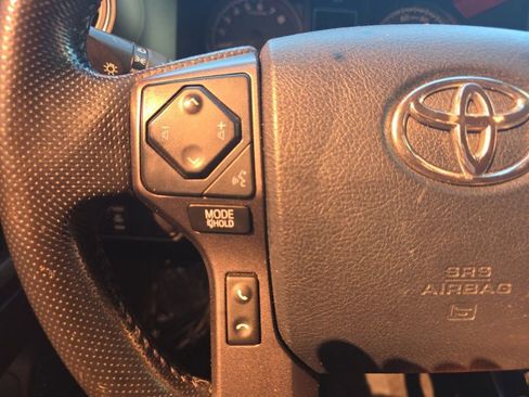 Used 2016 Toyota Tacoma TRD Off-Road w/ Premium & Technology Package image 21