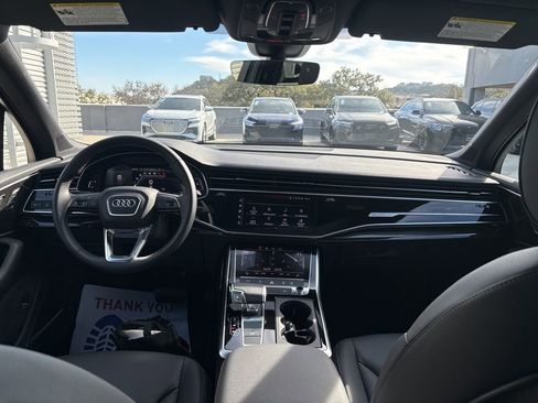 Certified 2025 Audi Q7 2.0T Premium w/ Convenience Plus Package image 19