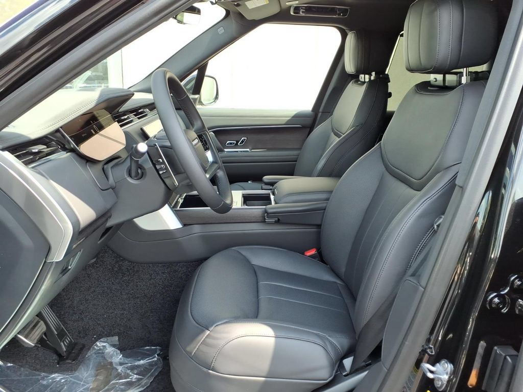 New 2026 Land Rover Range Rover Long Wheelbase SE AWD/4WD image 10