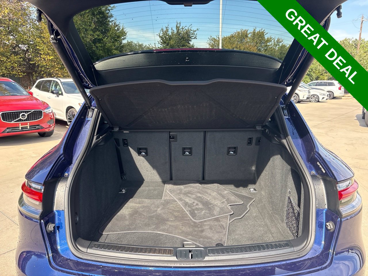 Used 2024 Porsche Macan w/ Premium Plus Package AWD/4WD image 12