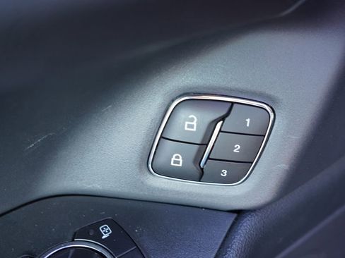 Certified 2024 Ford Expedition XLT image 25