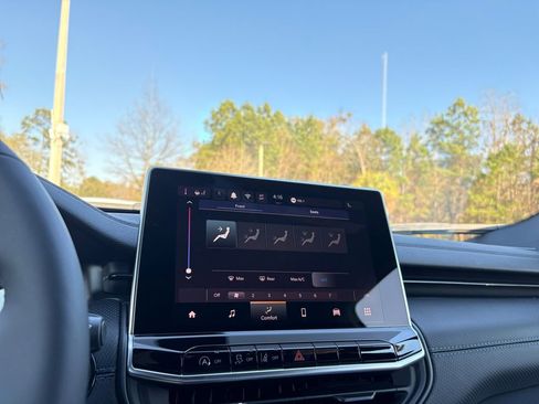 New 2026 Jeep Compass Latitude image 24